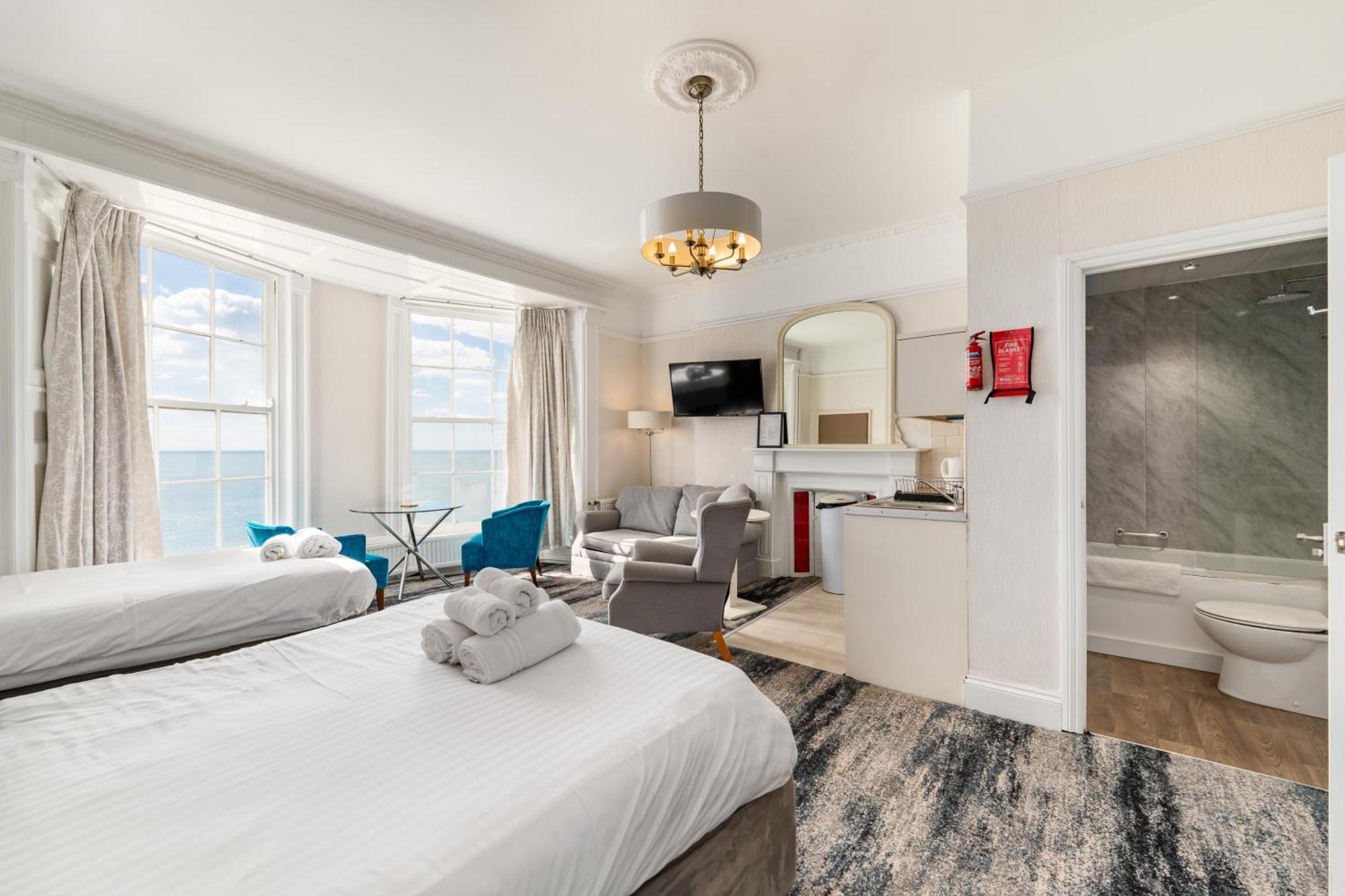 No 46 Marine Terrace Aparthotel Абъристуит Екстериор снимка