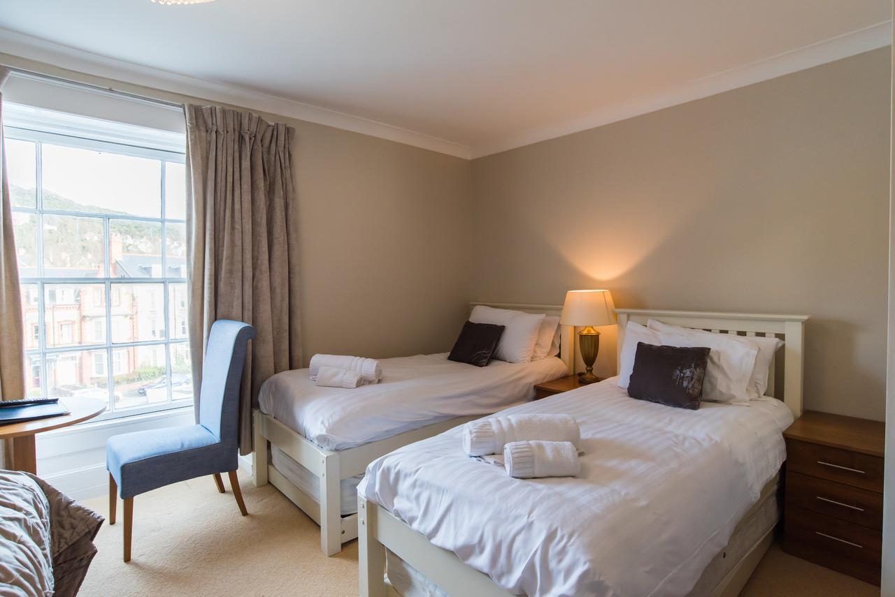 No 46 Marine Terrace Aparthotel Абъристуит Екстериор снимка