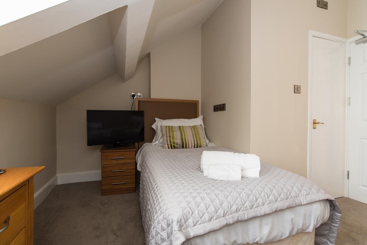 No 46 Marine Terrace Aparthotel Абъристуит Екстериор снимка